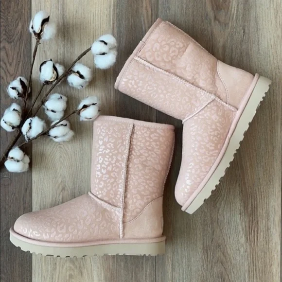 🌿UGG🌿CLASSIC SNOW LEOPARD BOOTS - Picture 9 of 15